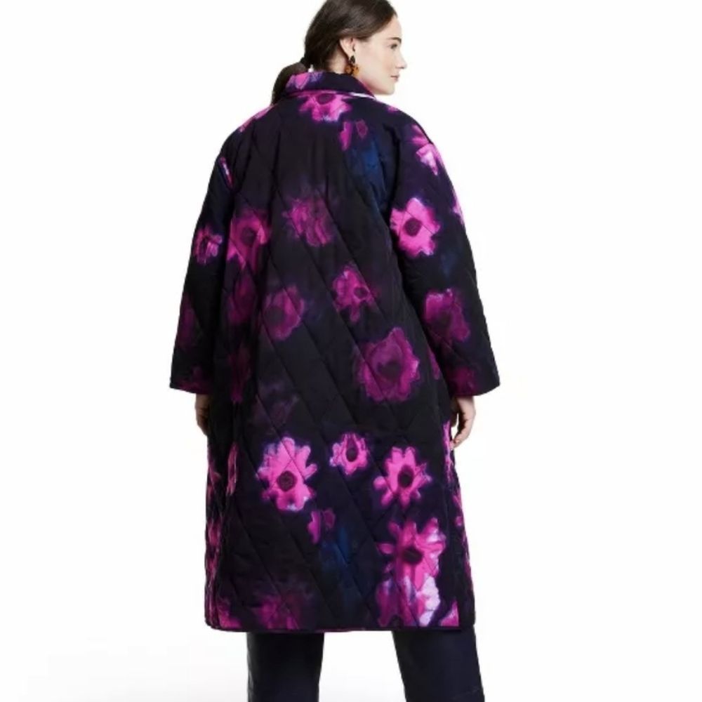 Women's Floral Print Quilted Jacket - Picture 17 of 17